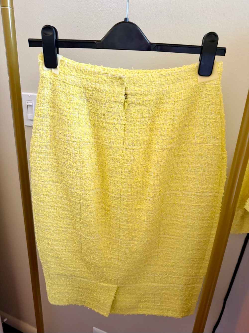CHANEL Spring 2011 Yellow Boucle’ Tweed Skirt Suit - Picture 10 of 12
